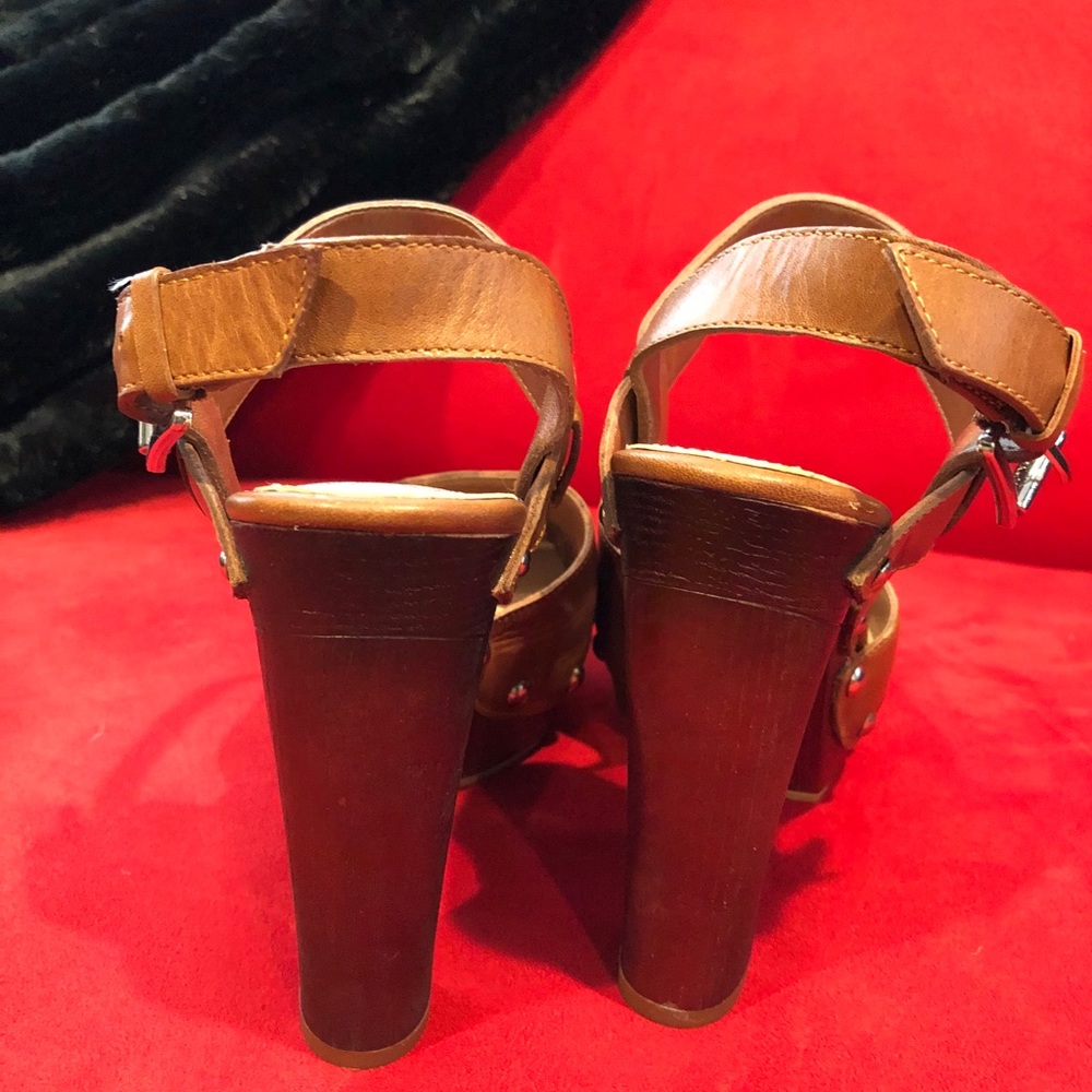 Heeled Clogs - Picture 6 of 9